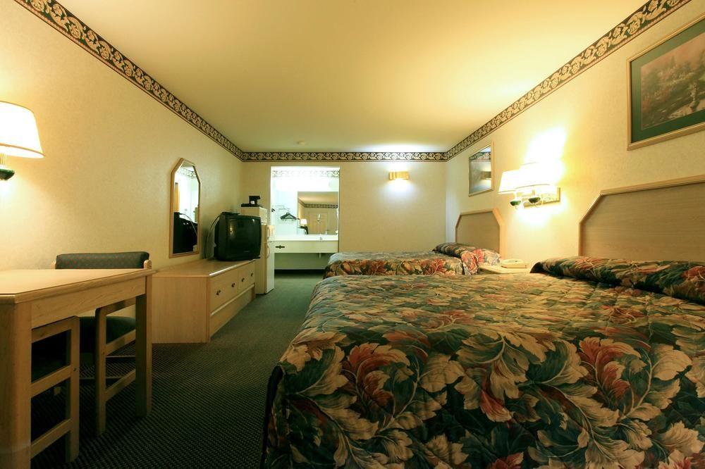 Brentwoodinn&Suites גלן אלן מראה חיצוני תמונה