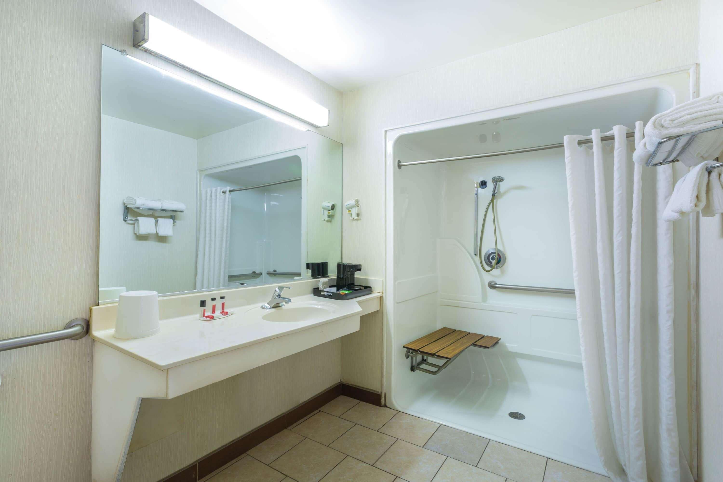 Brentwoodinn&Suites גלן אלן מראה חיצוני תמונה